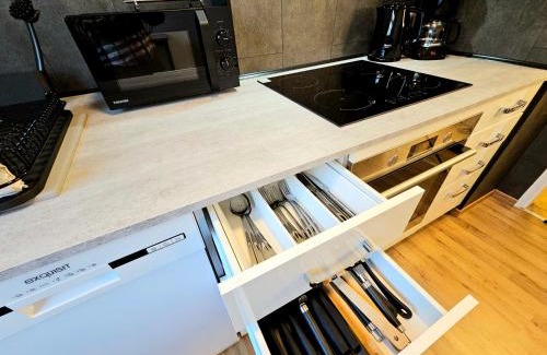 Bad Apartamento | Fewo Honey, ganze Ferienwohnung mit 3 Schlafzimmern, Waschmaschine,Businesswohnung, Monteurzimmer