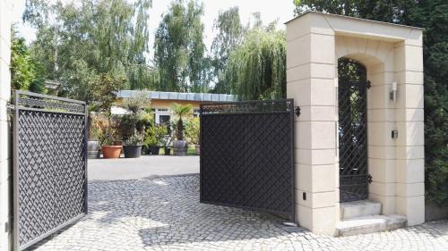 Seidnitz Apartamento | FeWo mit 2 Bädern und 2 Schlafzimmern