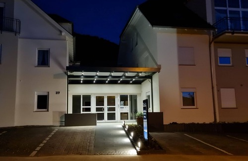 Andel Apartamento | Fewo Moselperle Am Ring 35, Versorgungspaket - Feriendomizil & Weingut Roussel mit Restaurant