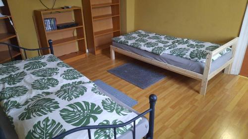 Berlin-Britz Apartamento | FEWO2-1 Zim Apart-5 Bett-Küche-Dusche WC-Parkplatz