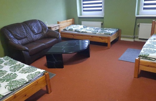 Berlin-Britz Apartamento | FEWO2-1 Zim Apart-5 Bett-Küche-Dusche WC-Parkplatz