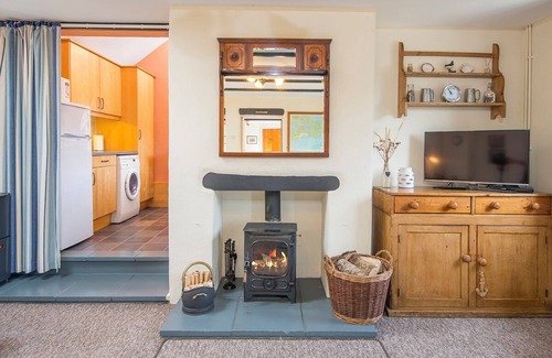 Haverfordwest Casa | Ffesant, Holiday Property Abercastle, Sleeps 4, 2 bedrooms, bathrooms