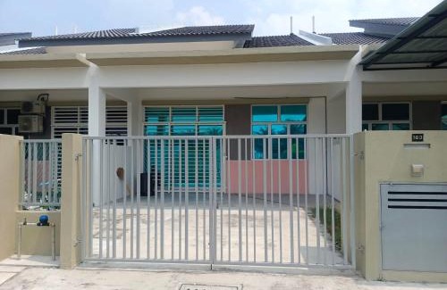 Sepang Casa | Fhiya Homestay Sepang