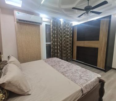 Dariyaganj Apartamento | Fiaa- GARNET 3BHK
