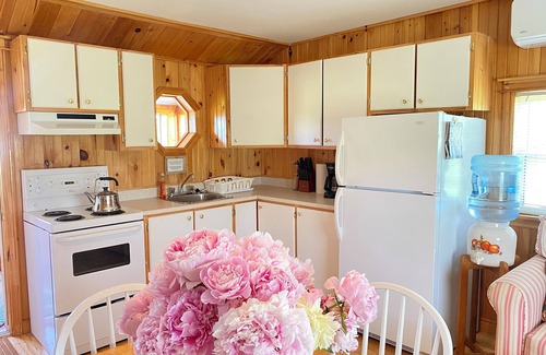 Saint Peters Bay Cabaña | Fiddlehead Cottage on the Bay. Water view, bayside gazebo, trail access, beaches
