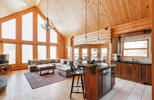 Fiddler Lake Resort Casa | Fiddler Lake Resort Chalet + Private Jacuzzi
