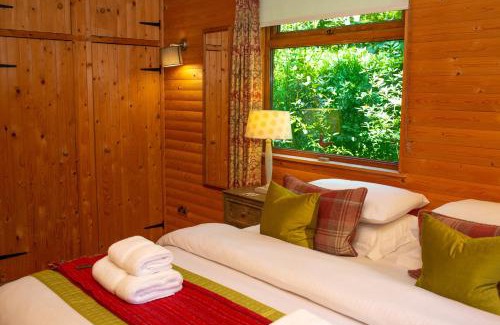 St. Florence Casa | Fiddlers Green Log Cabin Tenby