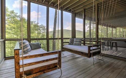 Big Canoe Casa | Field of Stars - Custom finishes gorgeous lake views games more