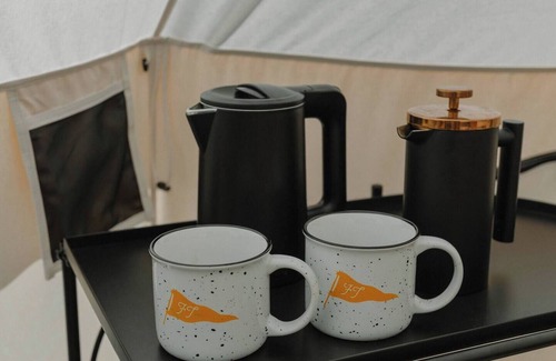 Travelers Rest Alquiler De RV | Field Trip Unit 11 Med Bell Tent