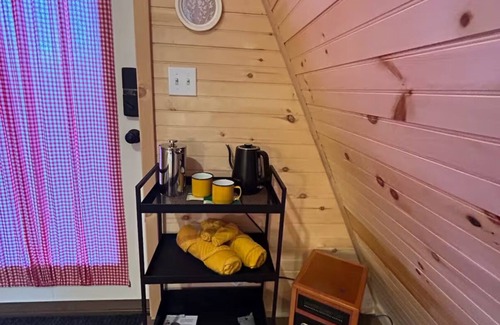 Travelers Rest Cabina | Field Trip Unit 23 A-Frame / Cozy A-Frame with private fire pit
