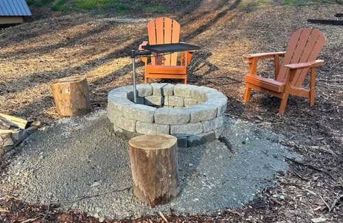 Travelers Rest Cabina | Field Trip Unit 23 A-Frame / Cozy A-Frame with private fire pit