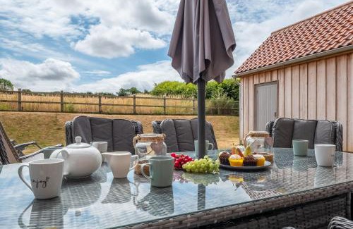 Ringstead Casa | Field View