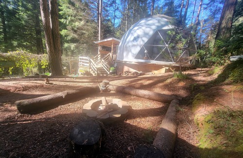 McKinleyville Casa | Fieldbrook Gnome Dome