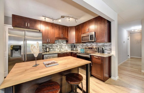 Southeastern Sacramento Casa | FieldOnBlue Large Yard Grill, Garage, close to Downtown, Golden One, UC Davis