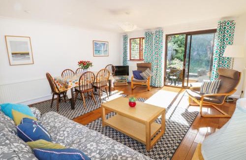 Totland Bay Casa | Fieldside