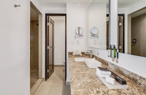 San José Insurgentes Hotel | Fiesta Inn Insurgentes Sur
