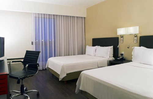 León Hotel | Fiesta Inn Leon