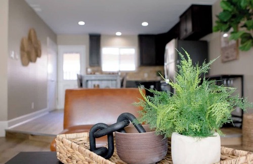 Raisin Apartamento | Fig Garden Casita A- Trendy 2 Bedroom