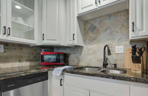 Raisin Apartamento | Fig Garden Casita B- Affordable & Convenient!