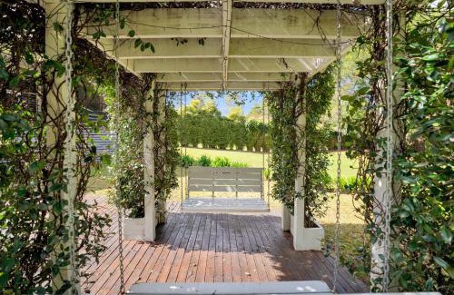 Peachester Casa | Fig Tree Cottage @ Sunshine Grove