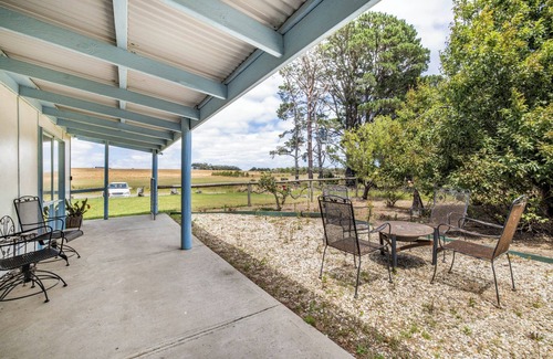 Tankerton Cabaña | Figs Cottage - French Island (Sleeps up to 6) off-grid family friendly eco-stay