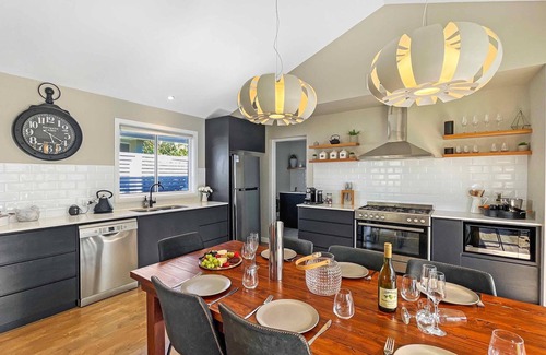 Pokolbin Cabaña | Figtree Cottage - Luxurious Cottage at The Vintage Resort