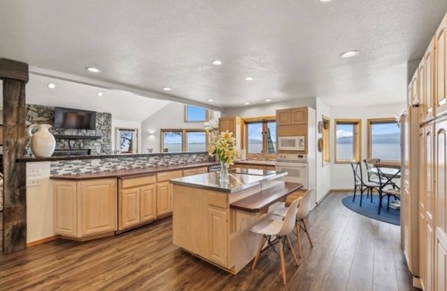 Bigfork Casa | Fill your soul w/ 400' of PRIVATE waterfront w/ dock, lift, diving board & more!