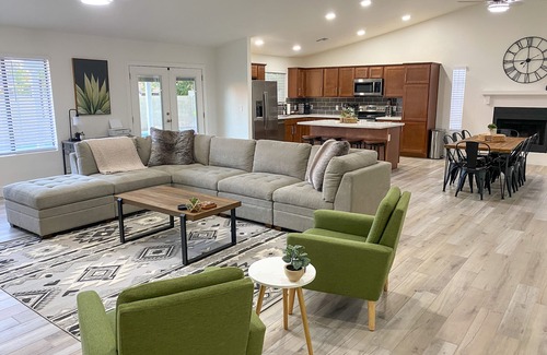 Glendale Casa | ❃Filling Up for Holidays! Book NOW! Private Pool/Arcade Games! Close to Stadium❃