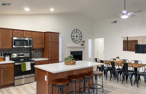 Glendale Casa | ❃Filling Up for Holidays! Book NOW! Private Pool/Arcade Games! Close to Stadium❃