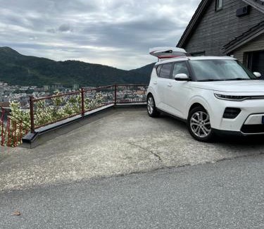 Bergen City Centre Apartamento | Fin leilighet med parkering!