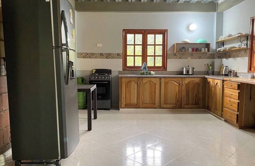 San Rafael Casa | Finca con piscina en San Rafael a 1 minuto del rio con Wifi para 6 a 12 personas