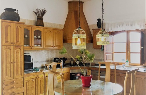 La Geria Cabaña | Finca de la Geria, con WiFi gratis, BBQ, patio interior cubierto, ideal familias