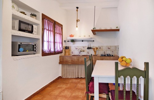 Arcos de la Frontera Casa | Finca El Campo que admite mascotas con aire acondicionado, terraza y jardín
