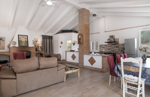 Olvera Villa | Finca El Porvenir con vistas a la montaña, piscina, bañera de hidromasaje, Wi-Fi y jardín