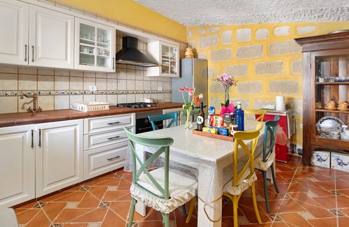 Arico Villa | Finca "La Escondida" con vistas al mar y terraza privada