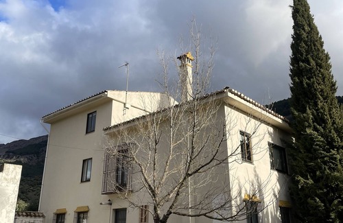 Valdepeñas de Jaén Cabaña | Finca rural La Calderera con 10.000 metros cuadrados en plena Sierra Sur