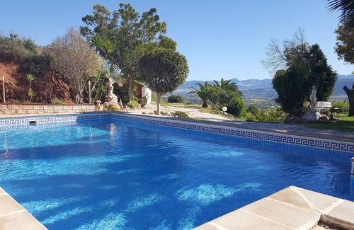 Cártama Casa | Finca Sarah Jane, 3 dormitorios, piscina privada con una hermosa vista.