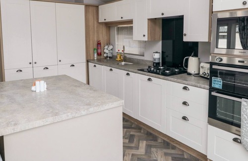 Cayton Bay Cabina | FINCH 49, family friendly, country holiday cottage in Cayton