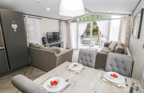 Cayton Bay Casa | Finch 59