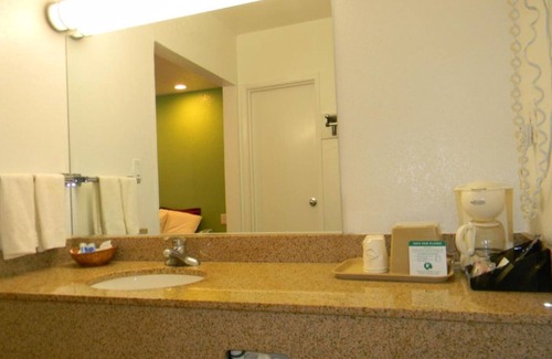 West Alameda Casa | Find a solid deal on a simple stay at our room