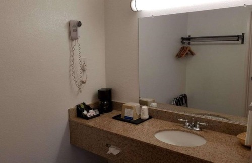 West Alameda Casa | Find a solid deal on a simple stay at our room