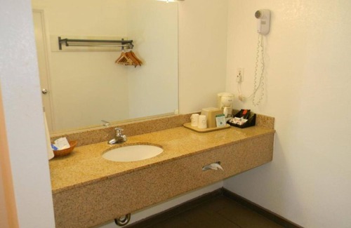 West Alameda Casa | Find a solid deal on a simple stay at our room