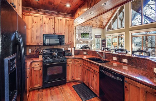 Lake Toxaway Cabaña | Find Your Base Camp in Beautiful Lake Toxaway
