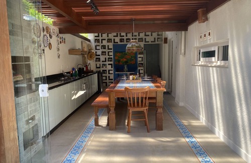 Bela Vista Casa | Finely decorated, ventilated and right on the sand.