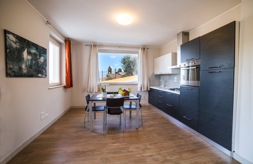 Cupra Marittima Apartamento | Finely furnished "Lobster" Suite 350mt from the sea with Pool, Gymnasium, WiFi