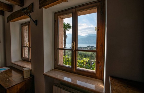 Malcesine Villa | Casa de campo finamente amueblada con estacionamiento, wi-fi, jardín y vistas impresionantes.