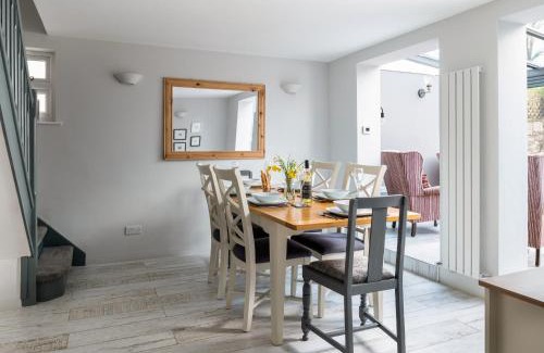 Caerwys Casa | Finest Retreats - Esmor Cottage