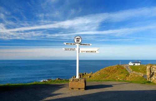 Pendeen Casa | Finest Retreats - The Watchtower at Western Watch