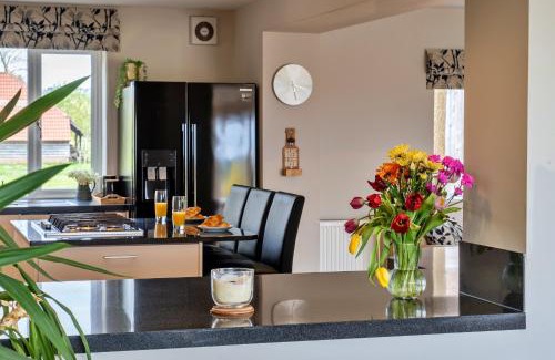 Lympsham Casa | Finest Retreats - Stone Bow Farmhouse