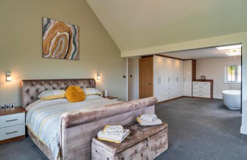 Lympsham Casa | Finest Retreats - Stone Bow Farmhouse